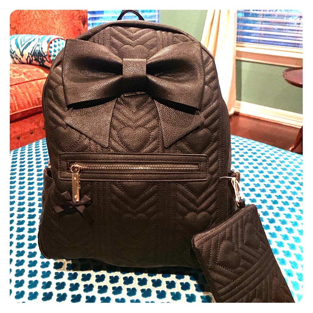 BETSEY JOHNSON BLACK HEARTS/BOW BACKPACK $98. NWT